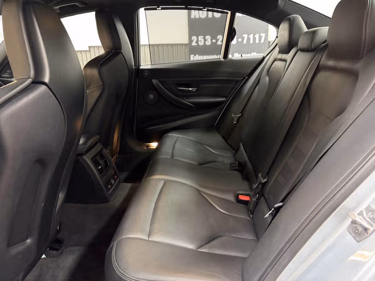 2015 BMW M3 Base Image 19