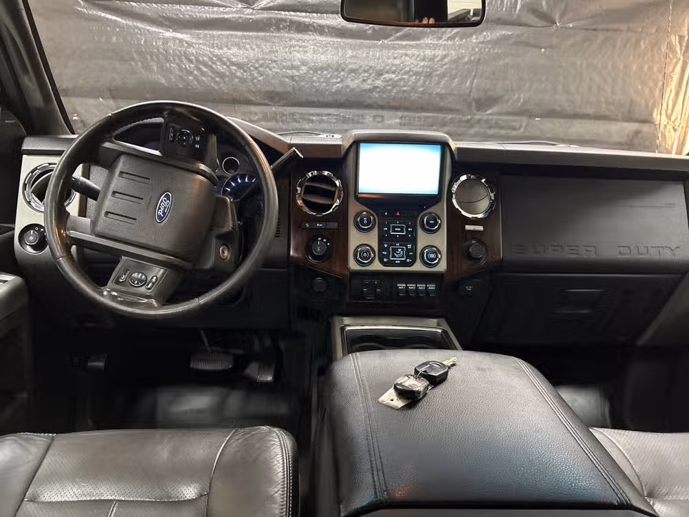 2014 Ford F-350 Super Duty Lariat Crew Cab Image 11