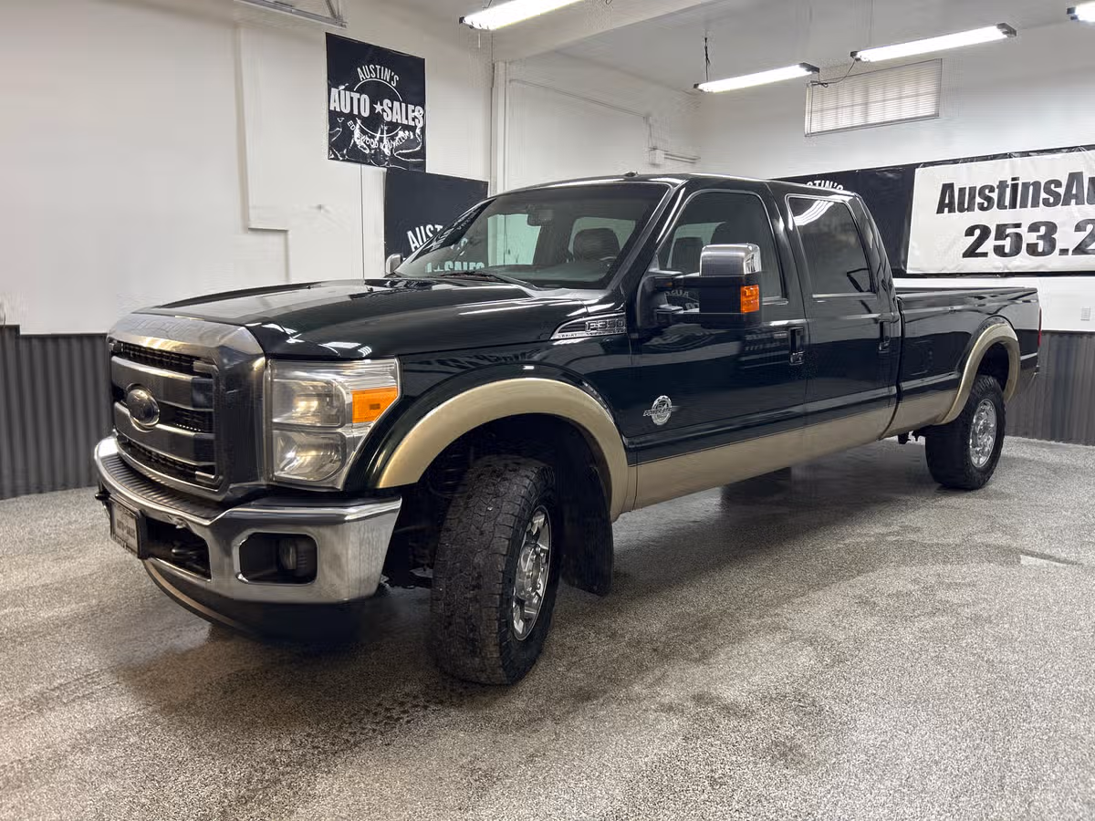 2014 Ford F-350 Super Duty Lariat Crew Cab Image 3