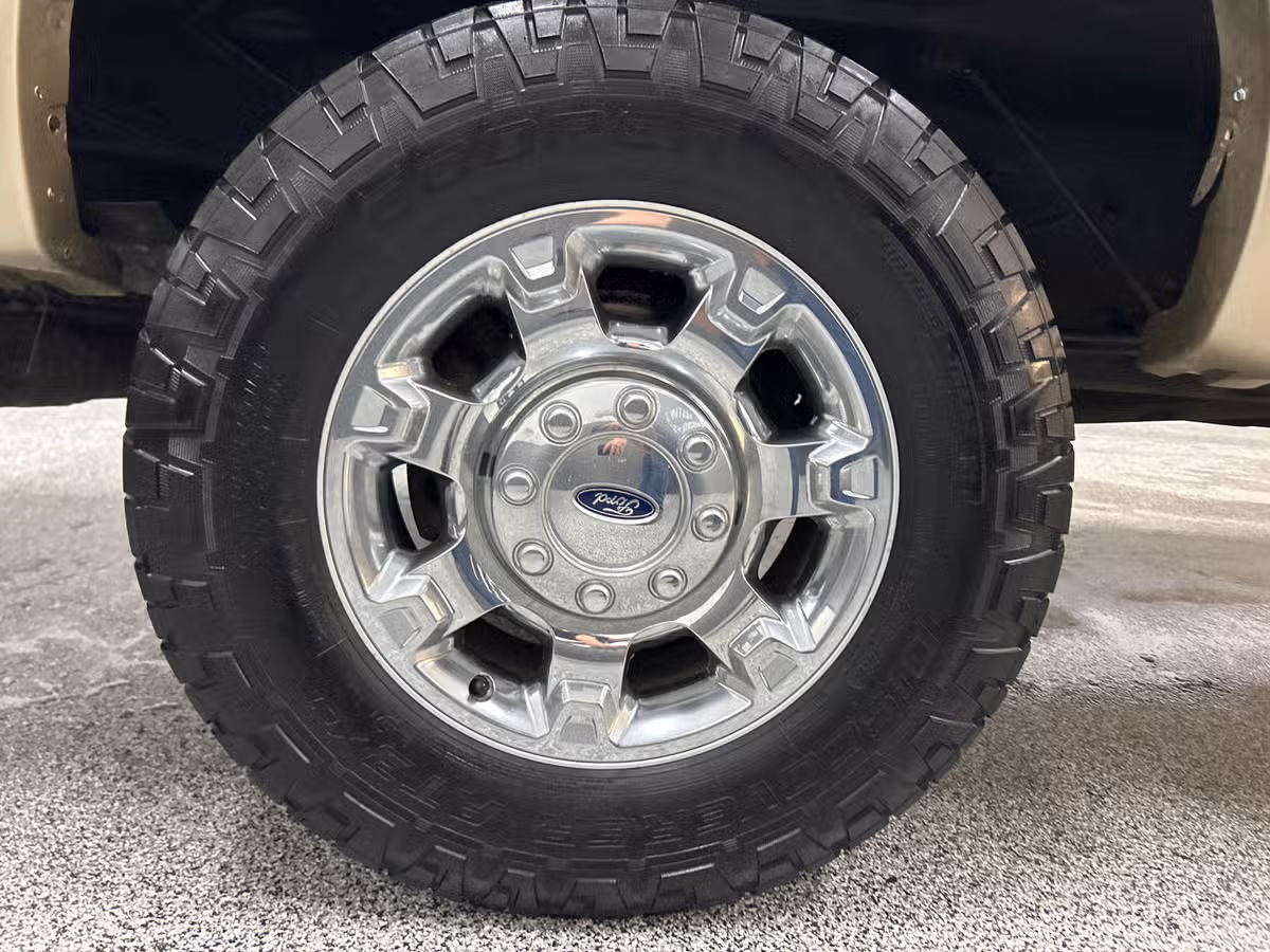 2014 Ford F-350 Super Duty Lariat Crew Cab Image 7