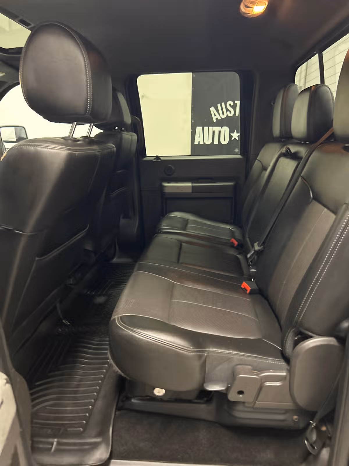 2014 Ford F-350 Super Duty Lariat Crew Cab Image 10