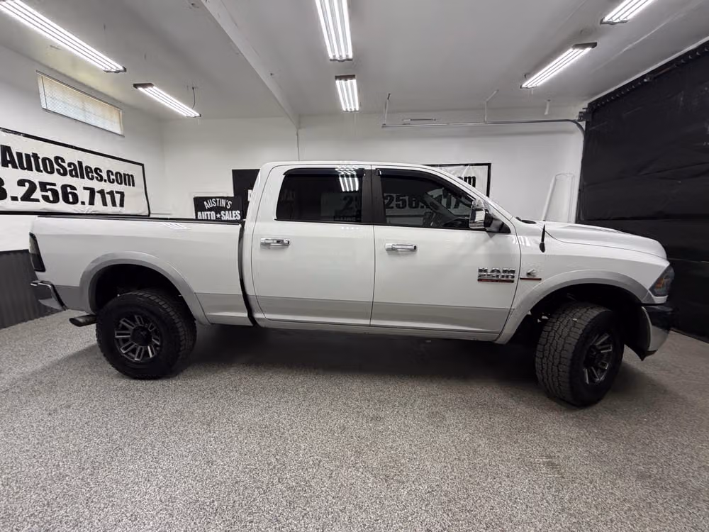 2014 Ram 2500 Laramie Crew Cab Image 2