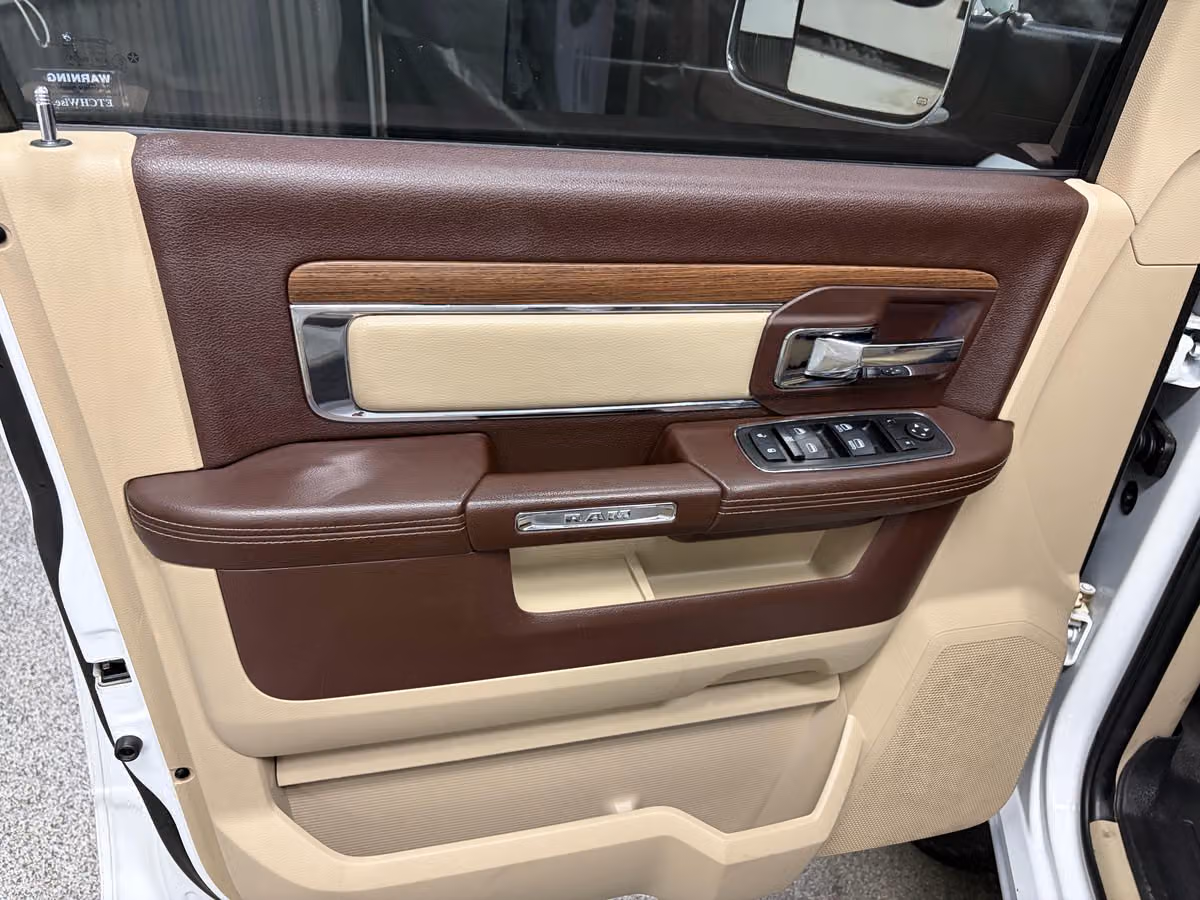 2014 Ram 2500 Laramie Crew Cab Image 17