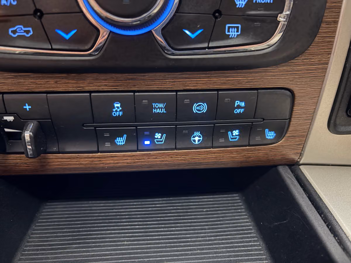 2014 Ram 2500 Laramie Crew Cab Image 15