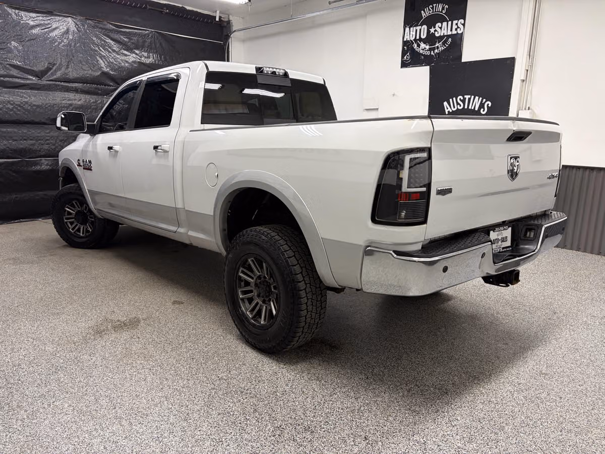 2014 Ram 2500 Laramie Crew Cab Image 8