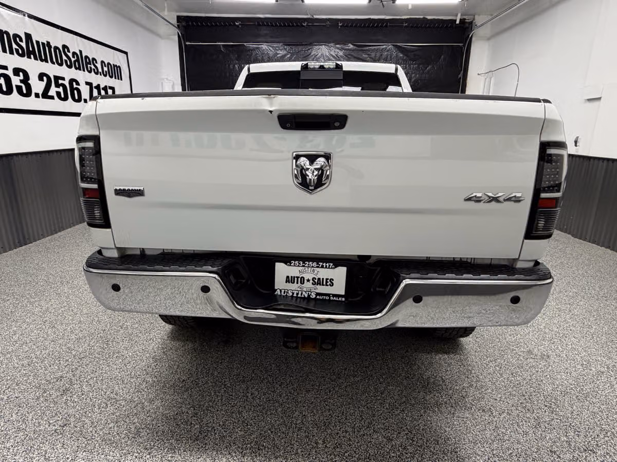 2014 Ram 2500 Laramie Crew Cab Image 4