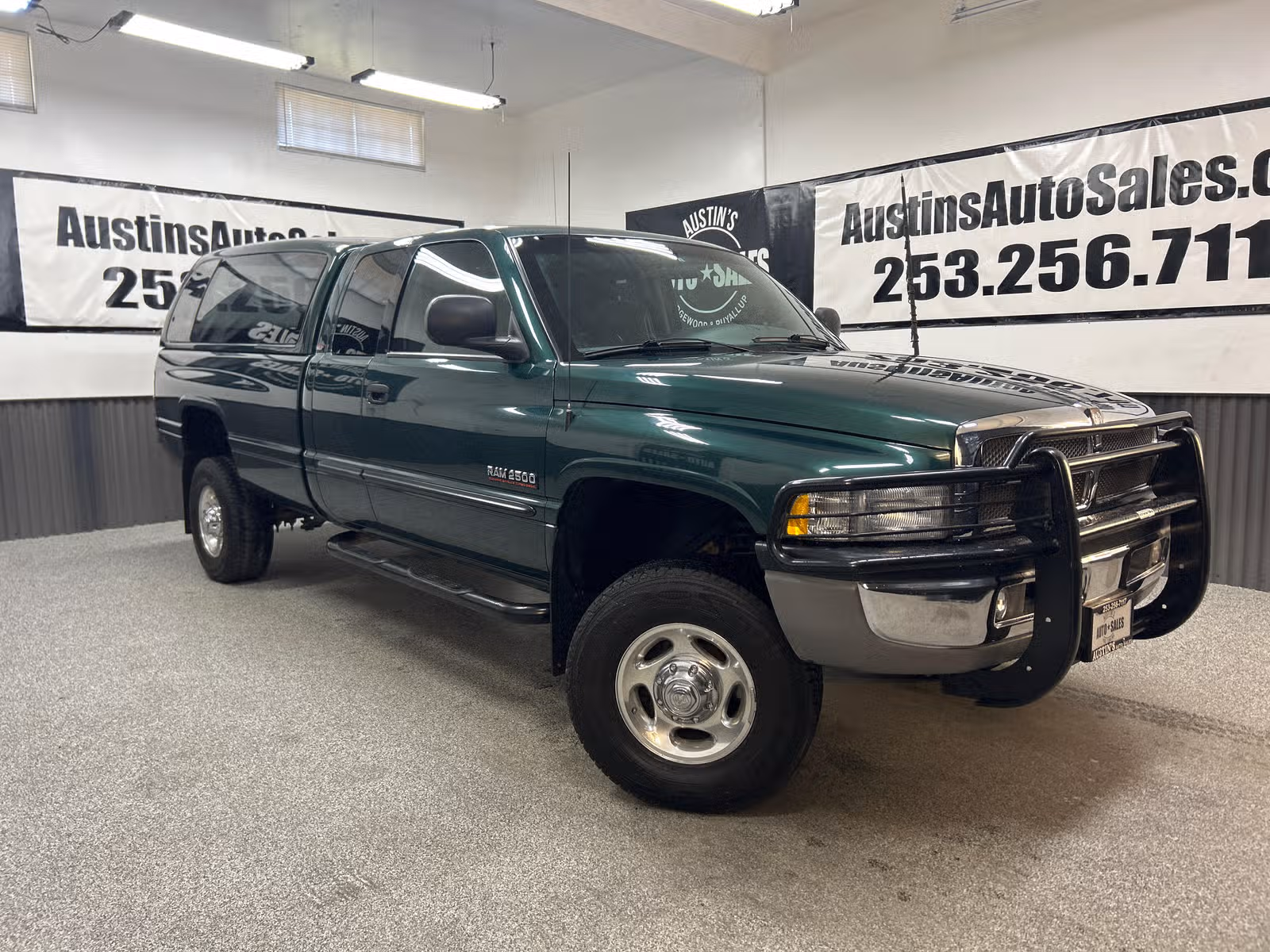 2002 Dodge Ram 2500 SLT Plus Extended Cab Upper Image 1