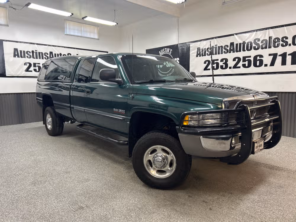 2002 Dodge Ram 2500 SLT Plus Extended Cab Image 1