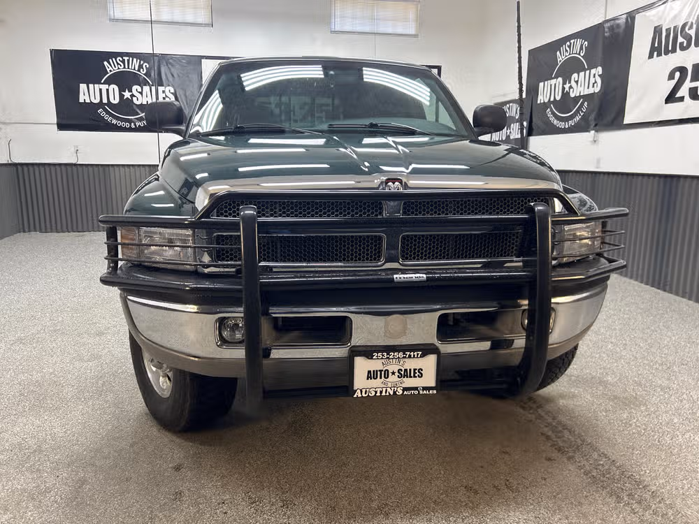 2002 Dodge Ram 2500 SLT Plus Extended Cab Image 2