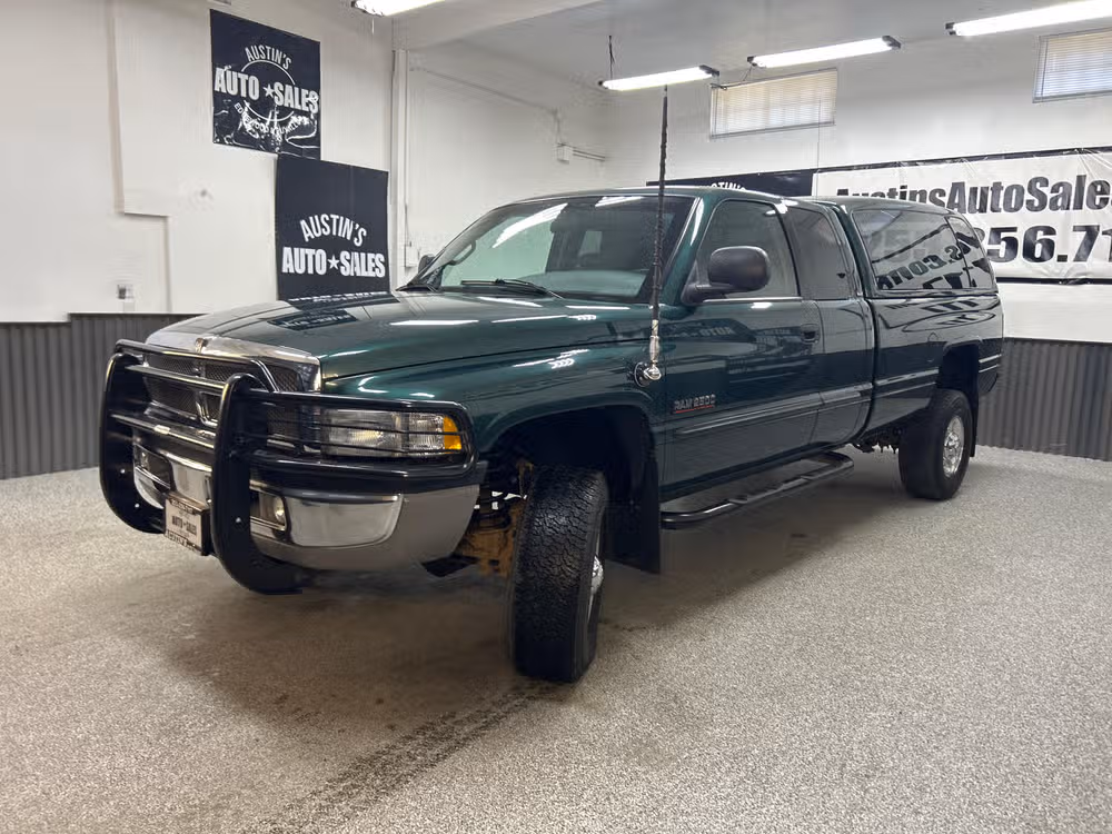 2002 Dodge Ram 2500 SLT Plus Extended Cab Image 3
