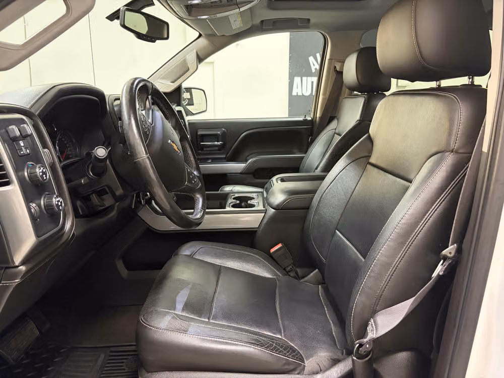 2015 Chevrolet Silverado 1500 LTZ Z71 Crew Cab Image 19