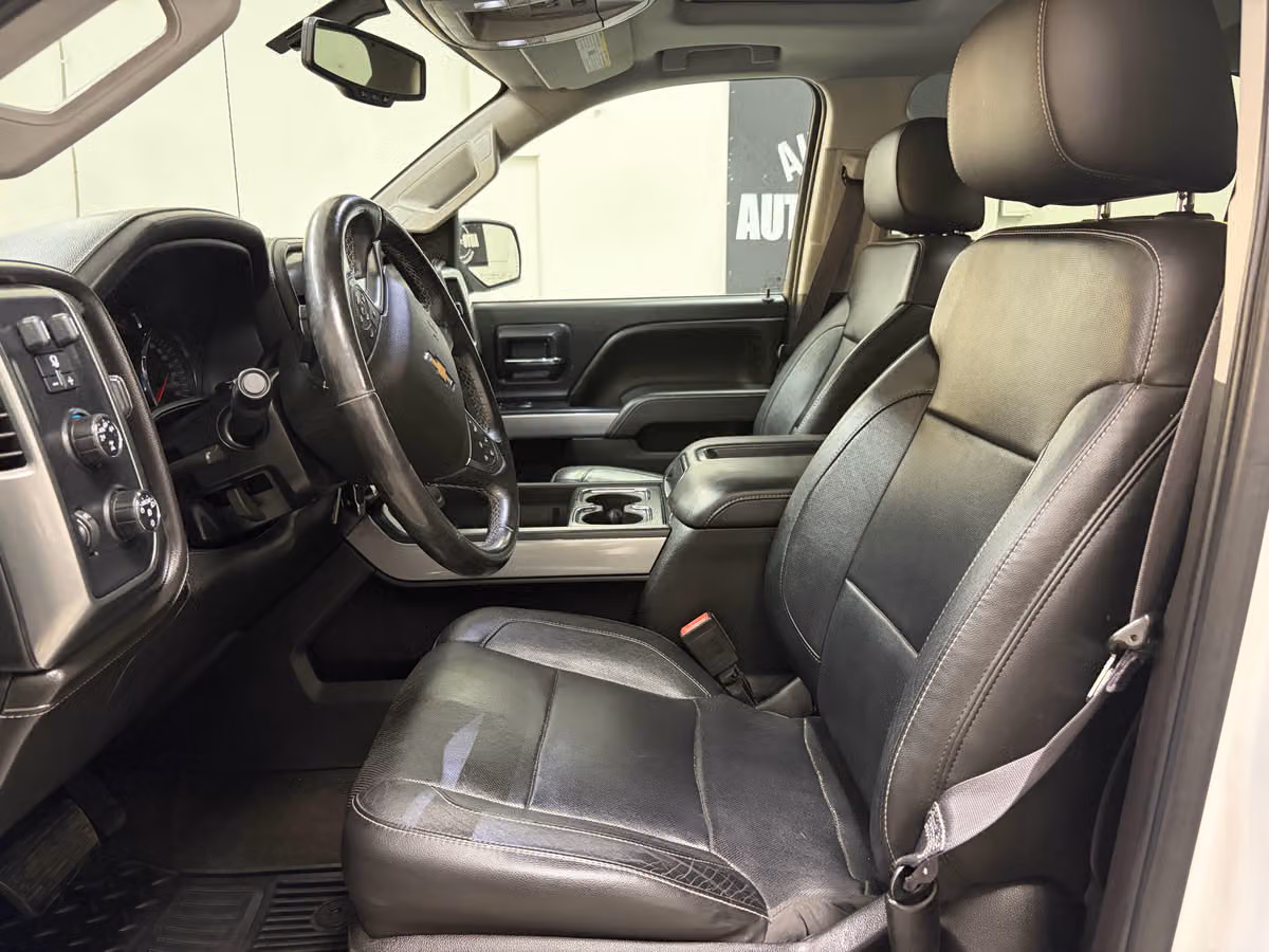 2015 Chevrolet Silverado 1500 LTZ Z71 Crew Cab Image 19