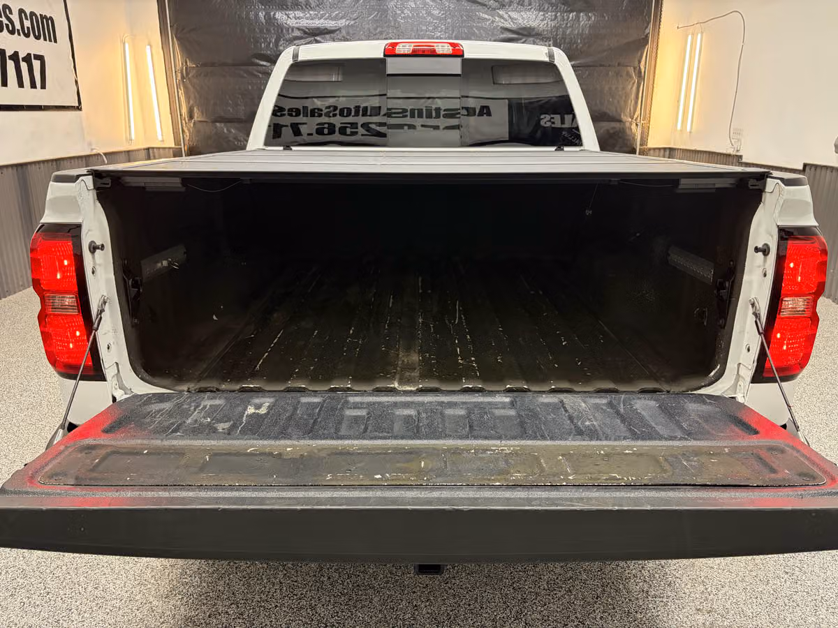 2015 Chevrolet Silverado 1500 LTZ Z71 Crew Cab Image 21