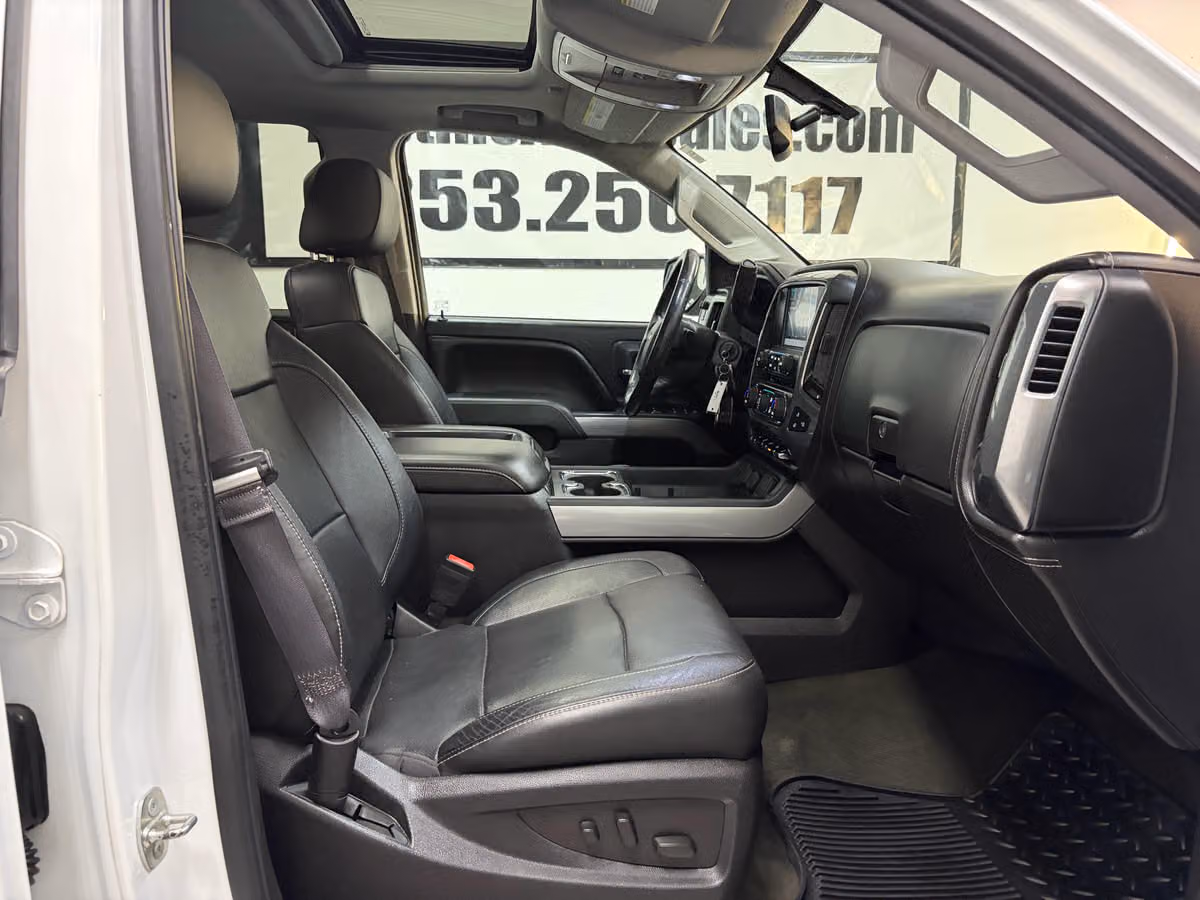 2015 Chevrolet Silverado 1500 LTZ Z71 Crew Cab Image 23