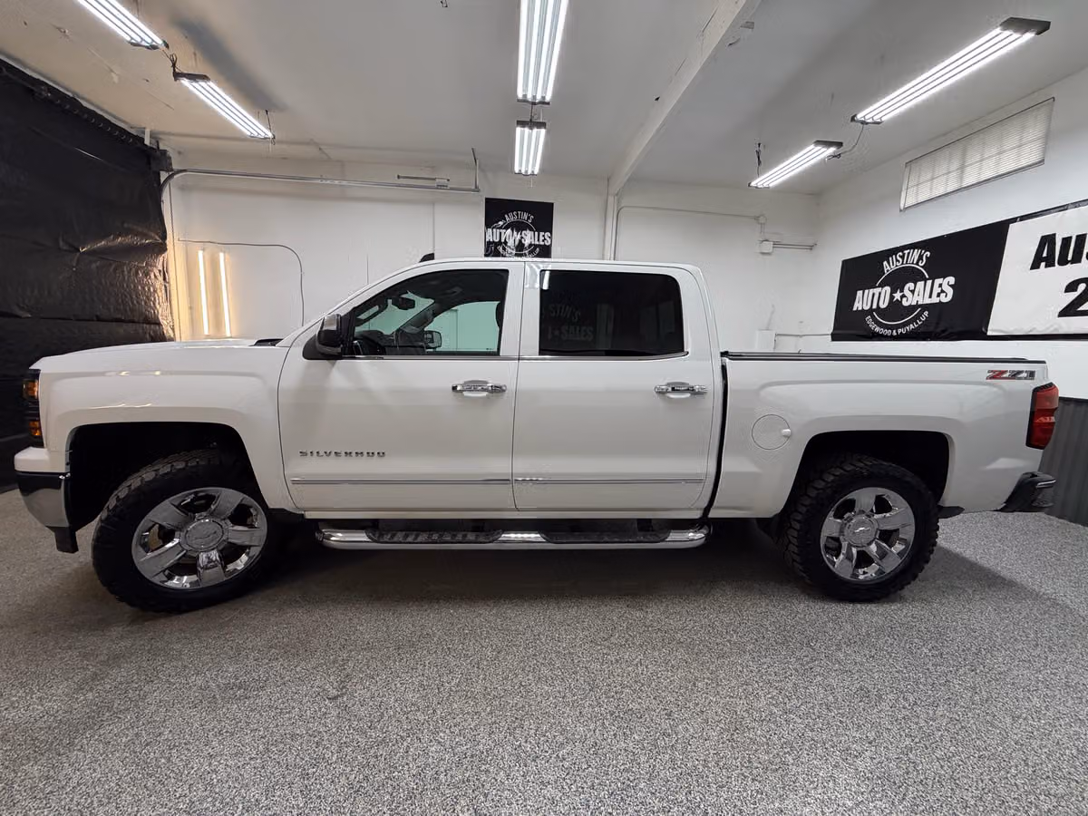 2015 Chevrolet Silverado 1500 LTZ Z71 Crew Cab Image 7