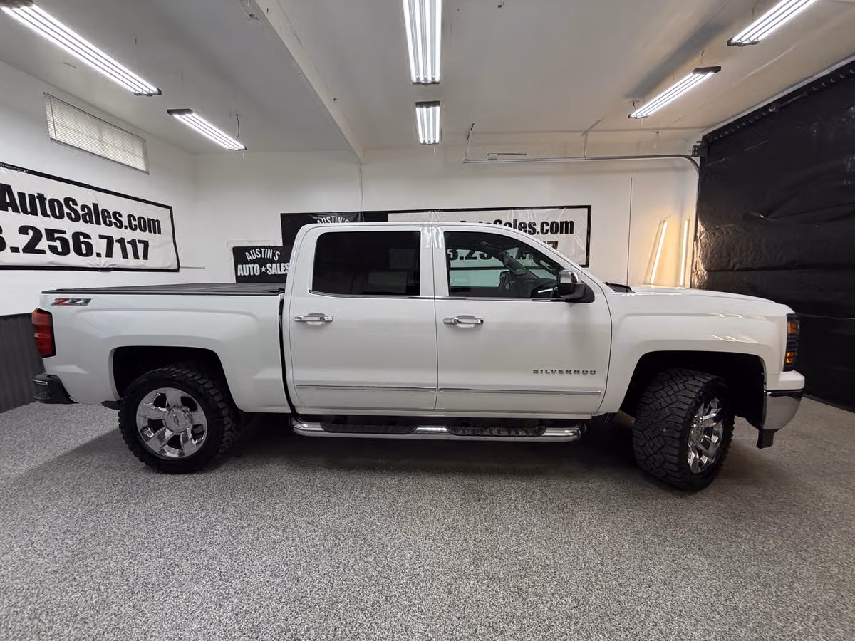 2015 Chevrolet Silverado 1500 LTZ Z71 Crew Cab Image 2