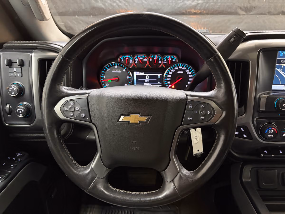 2015 Chevrolet Silverado 1500 LTZ Z71 Crew Cab Image 11