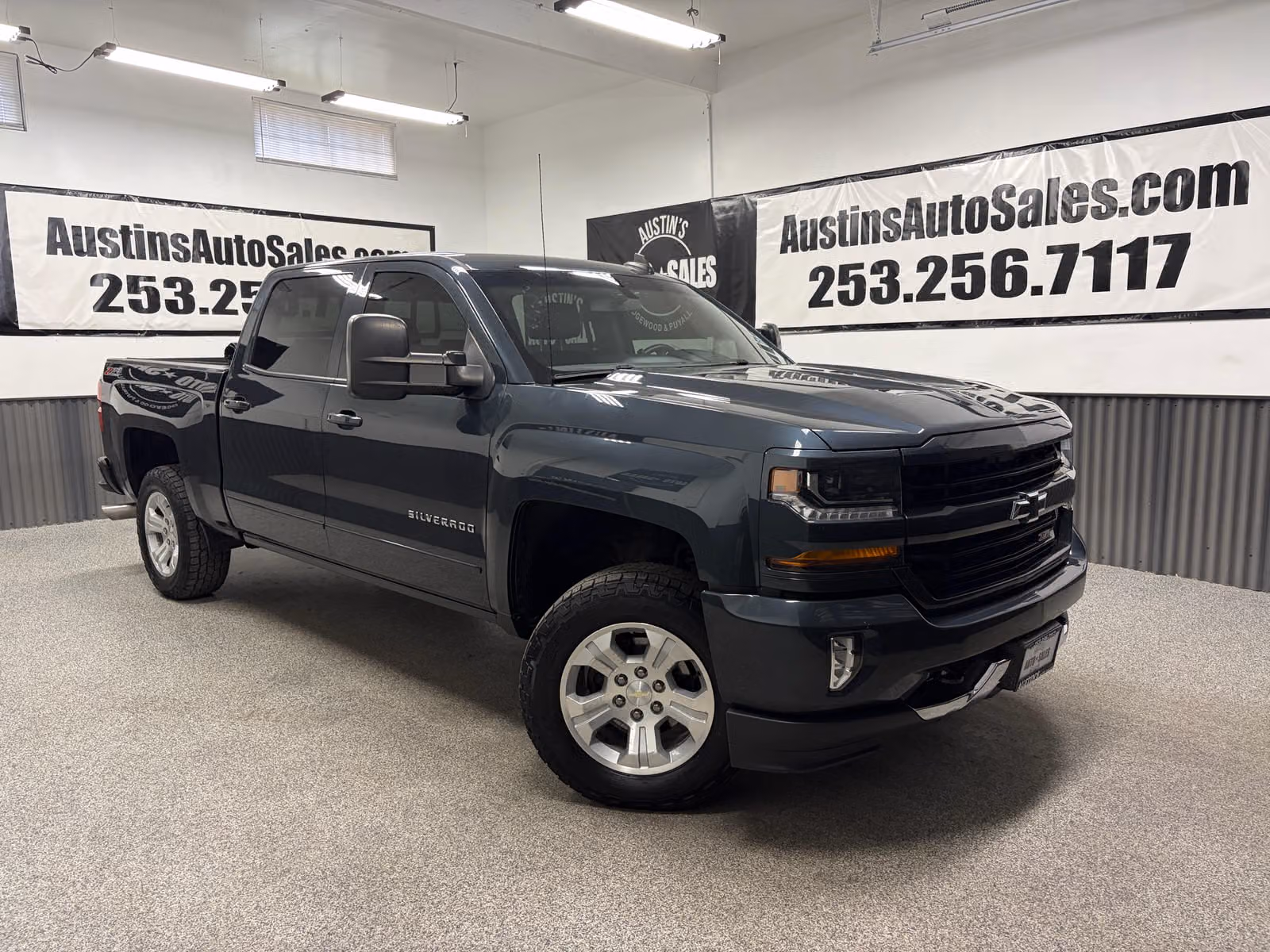 2017 Chevrolet Silverado 1500 LT Z71 Crew Cab Upper Image 1