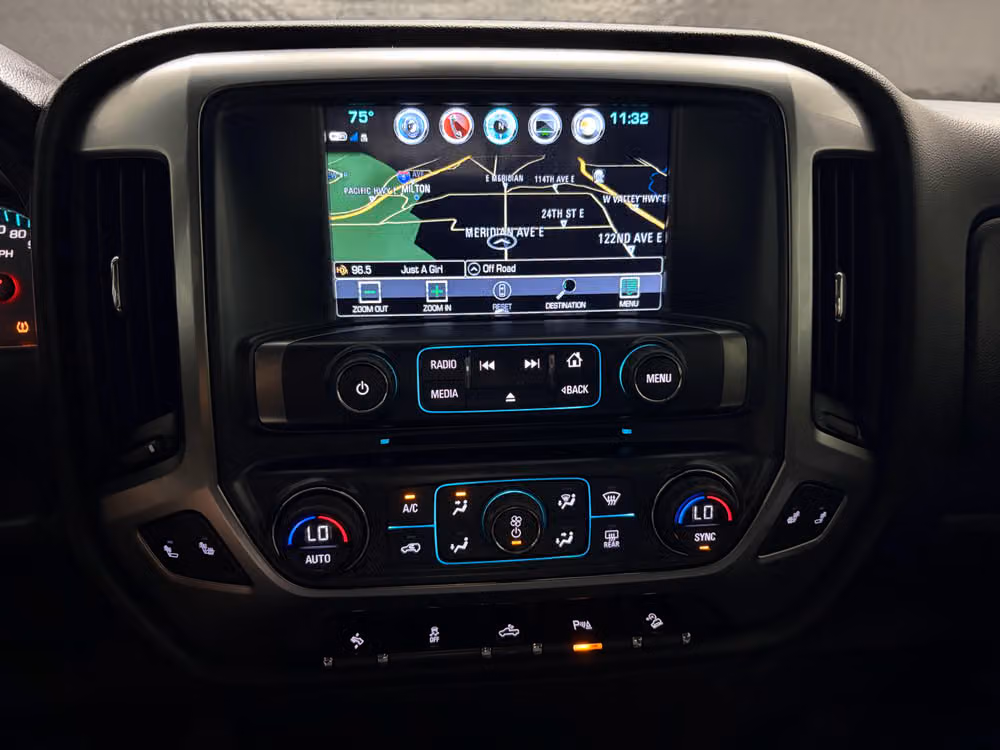 2017 Chevrolet Silverado 1500 LT Z71 Crew Cab Image 13