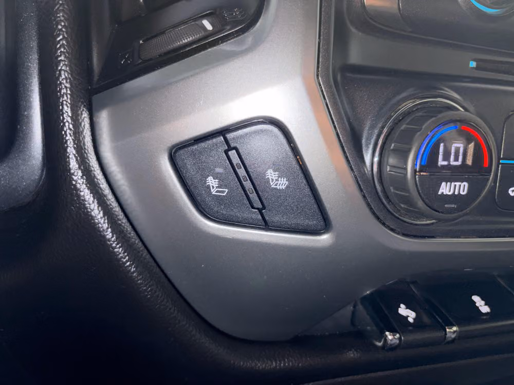 2017 Chevrolet Silverado 1500 LT Z71 Crew Cab Image 15