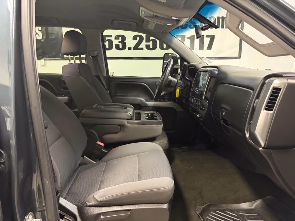 2017 Chevrolet Silverado 1500 LT Z71 Crew Cab Image 22