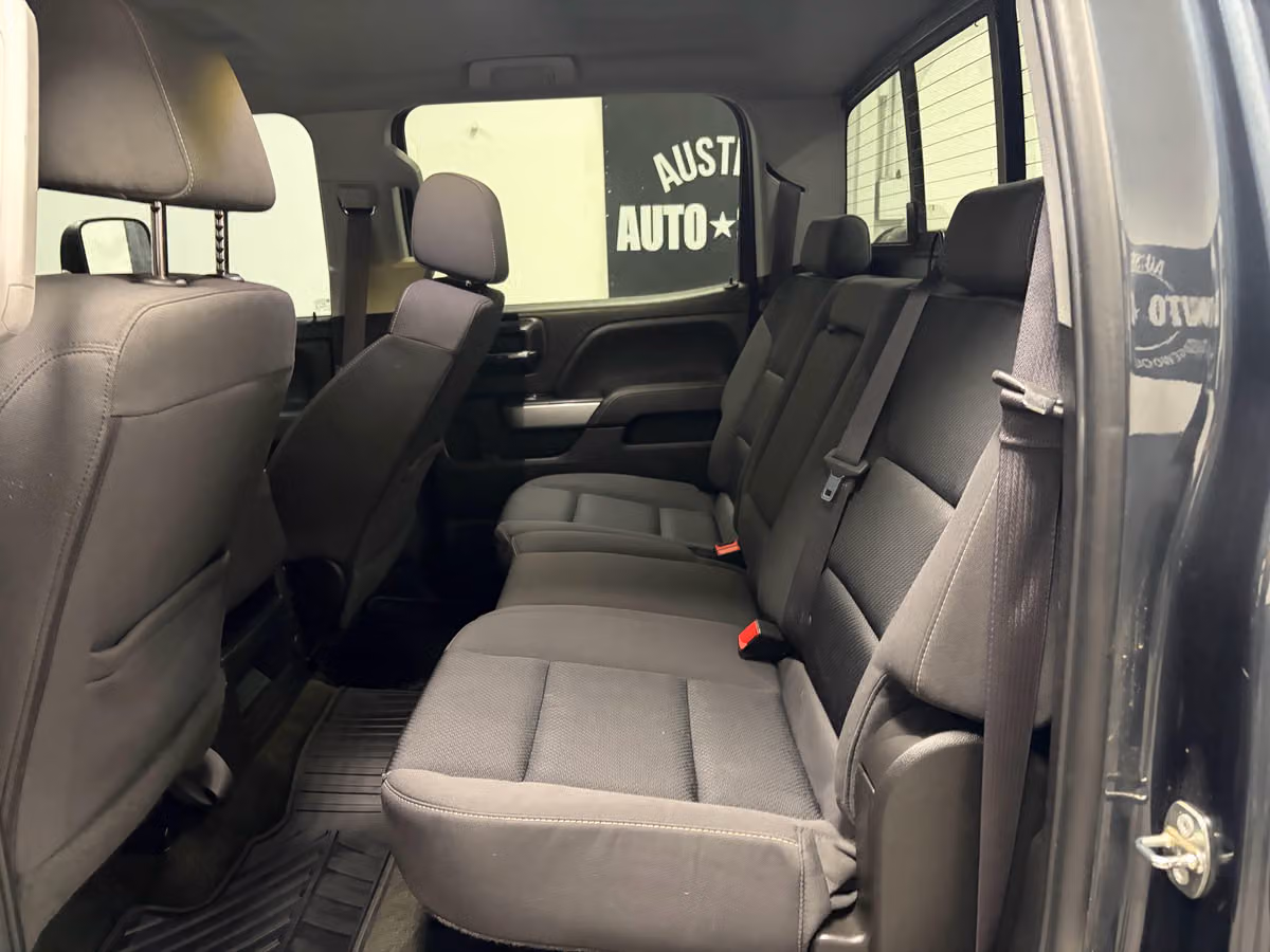 2017 Chevrolet Silverado 1500 LT Z71 Crew Cab Image 19