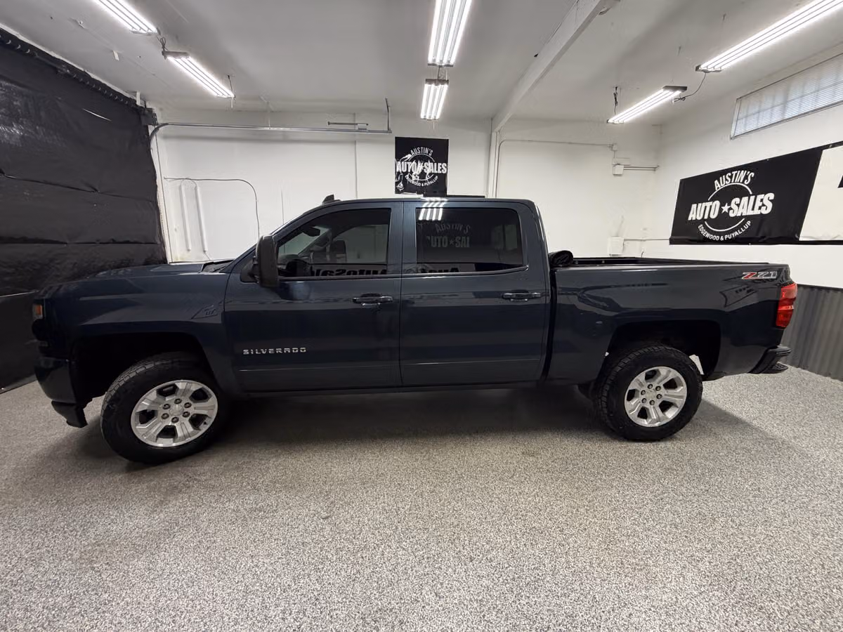 2017 Chevrolet Silverado 1500 LT Z71 Crew Cab Image 7
