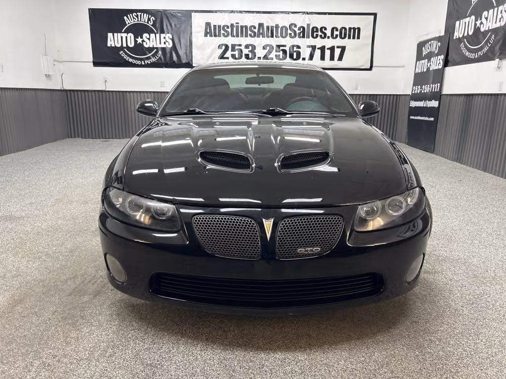 2005 Pontiac GTO Base Image 2