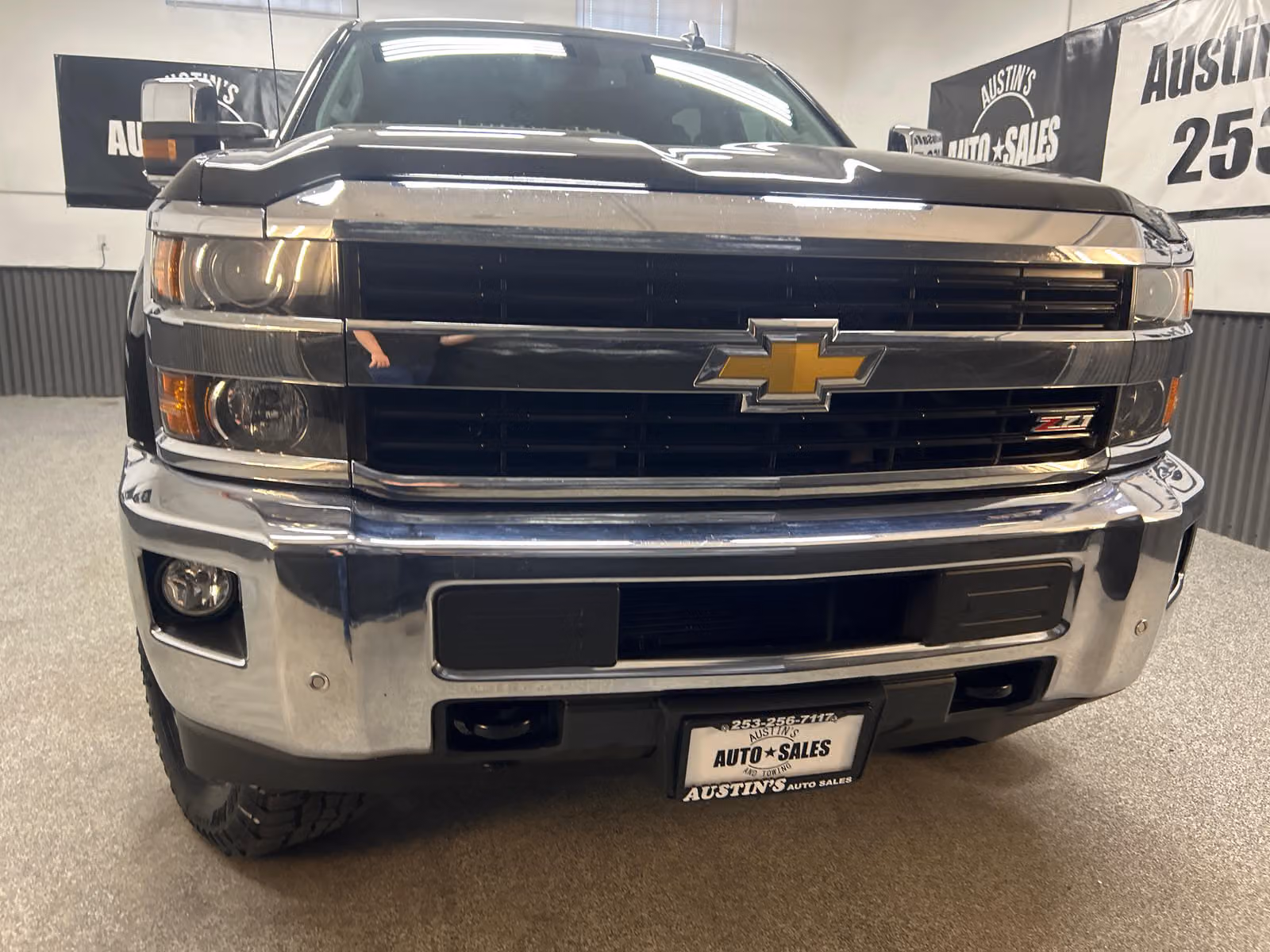 2015 Chevrolet Silverado 3500HD LTZ Crew Cab Upper Image 2