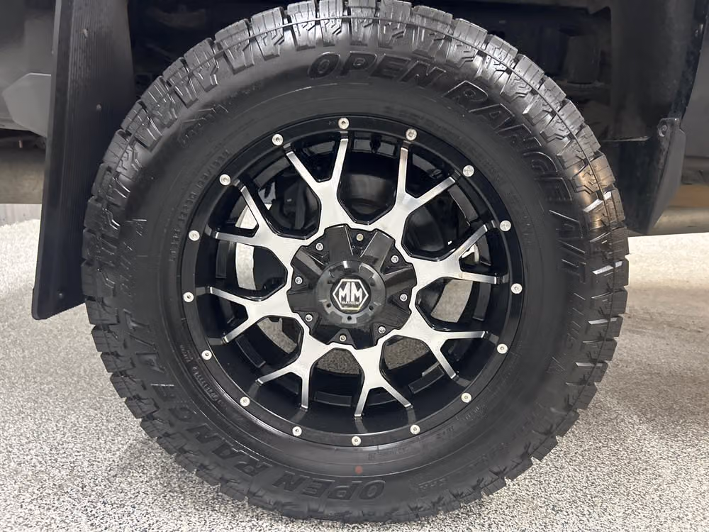 2015 Chevrolet Silverado 3500HD LTZ Crew Cab Image 7