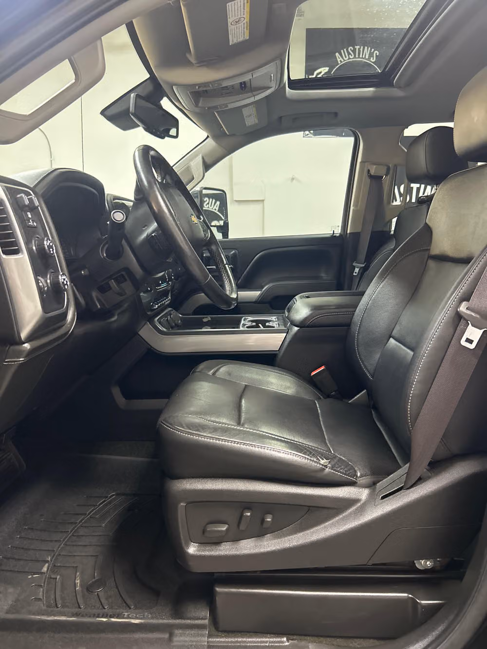 2015 Chevrolet Silverado 3500HD LTZ Crew Cab Image 8