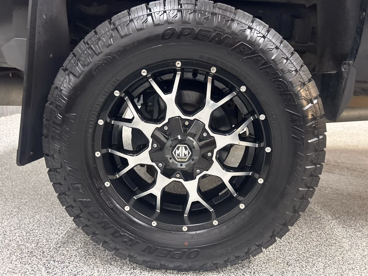 2015 Chevrolet Silverado 3500HD LTZ Crew Cab Image 7
