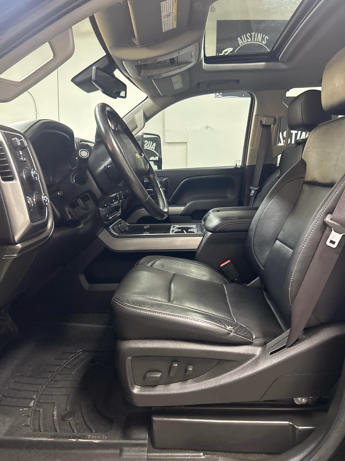 2015 Chevrolet Silverado 3500HD LTZ Crew Cab Image 8