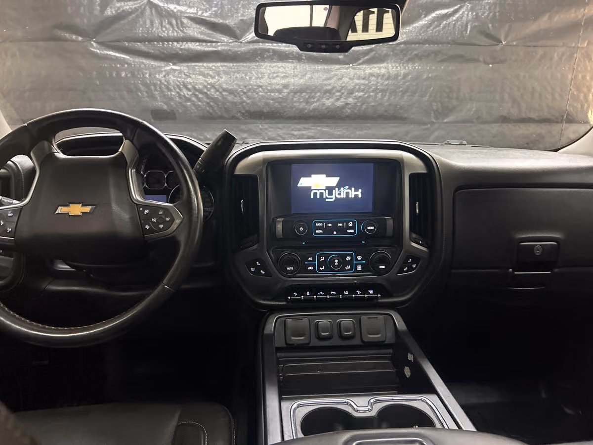 2015 Chevrolet Silverado 3500HD LTZ Crew Cab Image 11