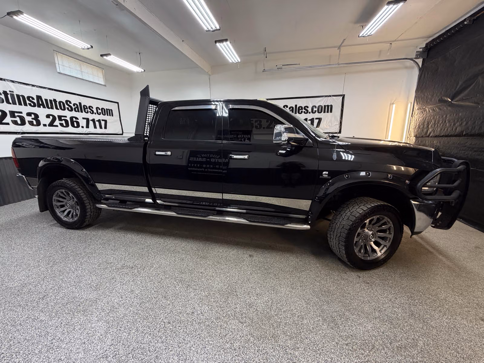 2011 Ram 3500 Laramie Crew Cab Upper Image 2