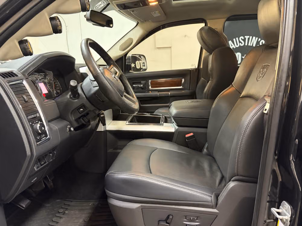 2011 Ram 3500 Laramie Crew Cab Image 19