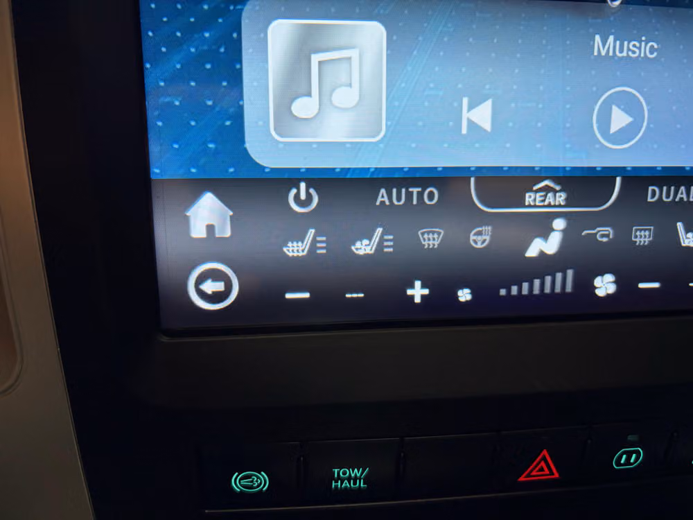 2011 Ram 3500 Laramie Crew Cab Image 15
