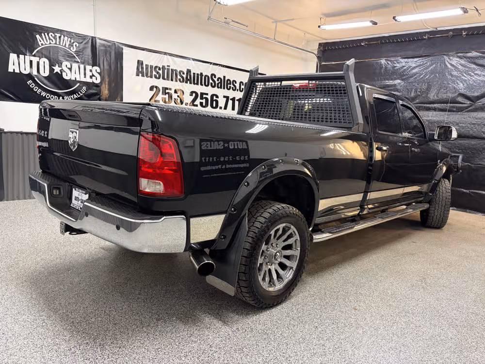 2011 Ram 3500 Laramie Crew Cab Image 3