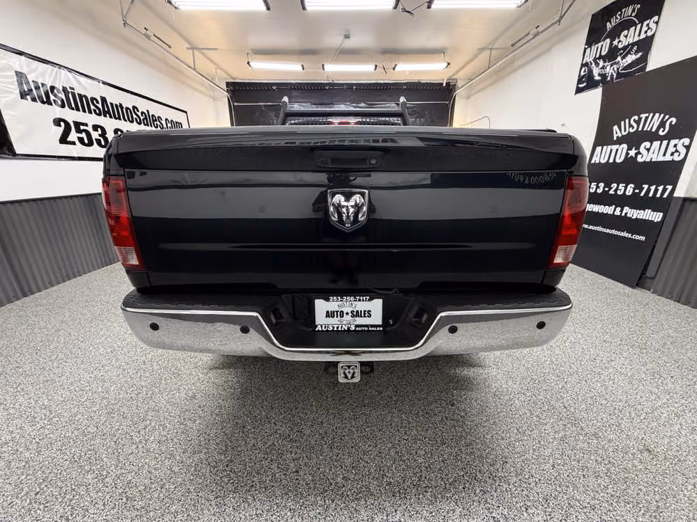 2011 Ram 3500 Laramie Crew Cab Image 4