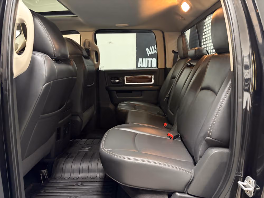 2011 Ram 3500 Laramie Crew Cab Image 20