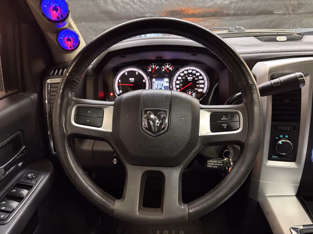 2011 Ram 3500 Laramie Crew Cab Image 11