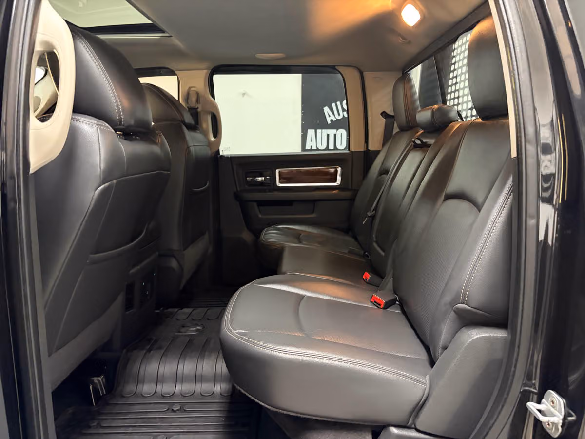 2011 Ram 3500 Laramie Crew Cab Image 20