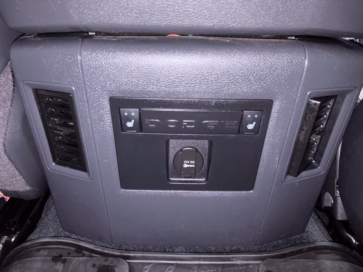 2011 Ram 3500 Laramie Crew Cab Image 21