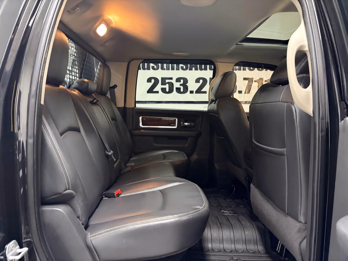 2011 Ram 3500 Laramie Crew Cab Image 23