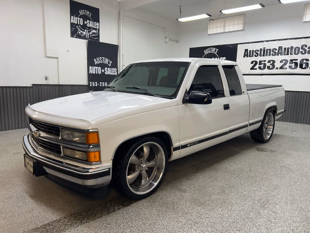 1997 Chevrolet C/K 1500 Series C1500 Cheyenne Extended Cab Image 3