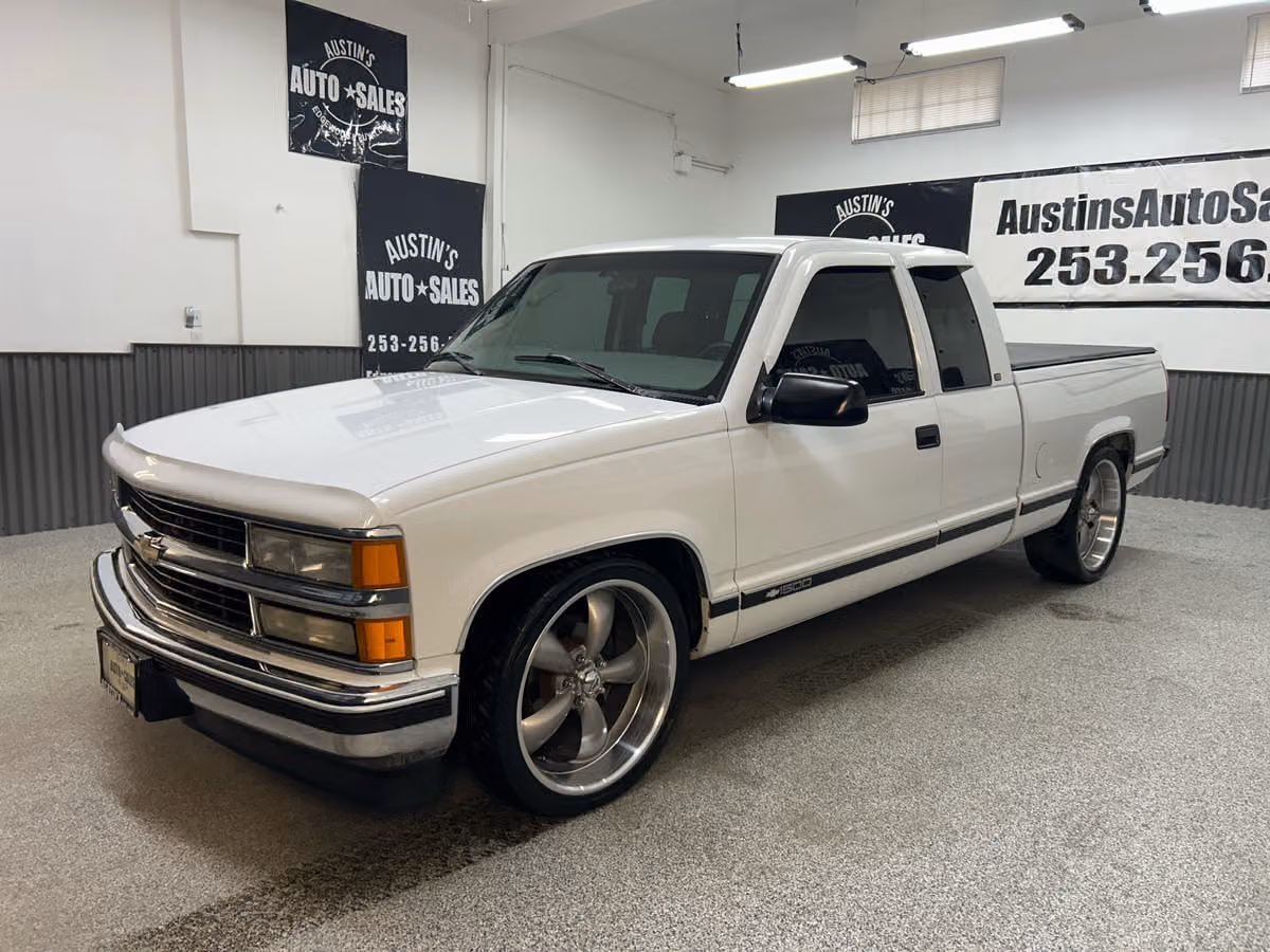 1997 Chevrolet C/K 1500 Series C1500 Cheyenne Extended Cab Image 3