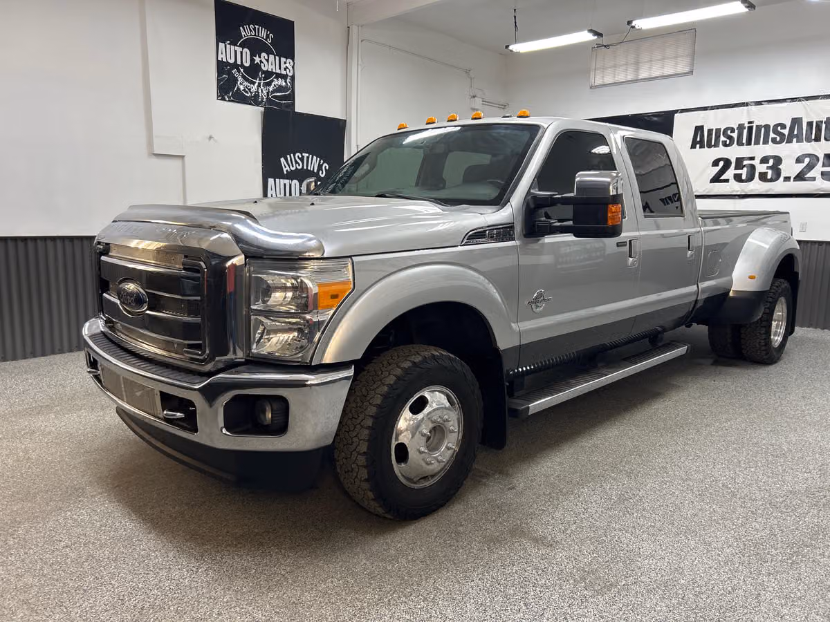 2016 Ford F-350 Super Duty Lariat Crew Cab Image 3