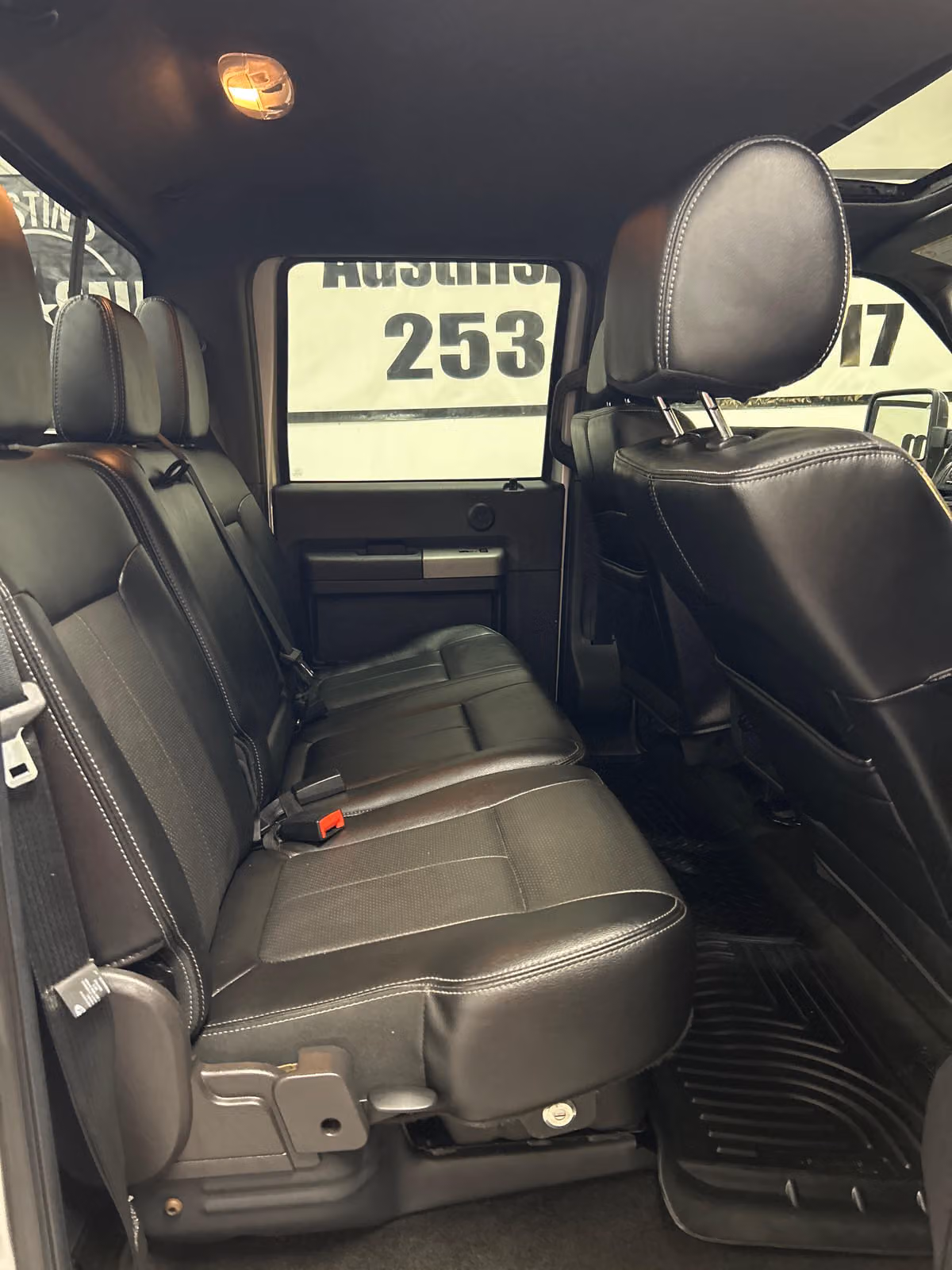 2016 Ford F-350 Super Duty Lariat Crew Cab Image 11