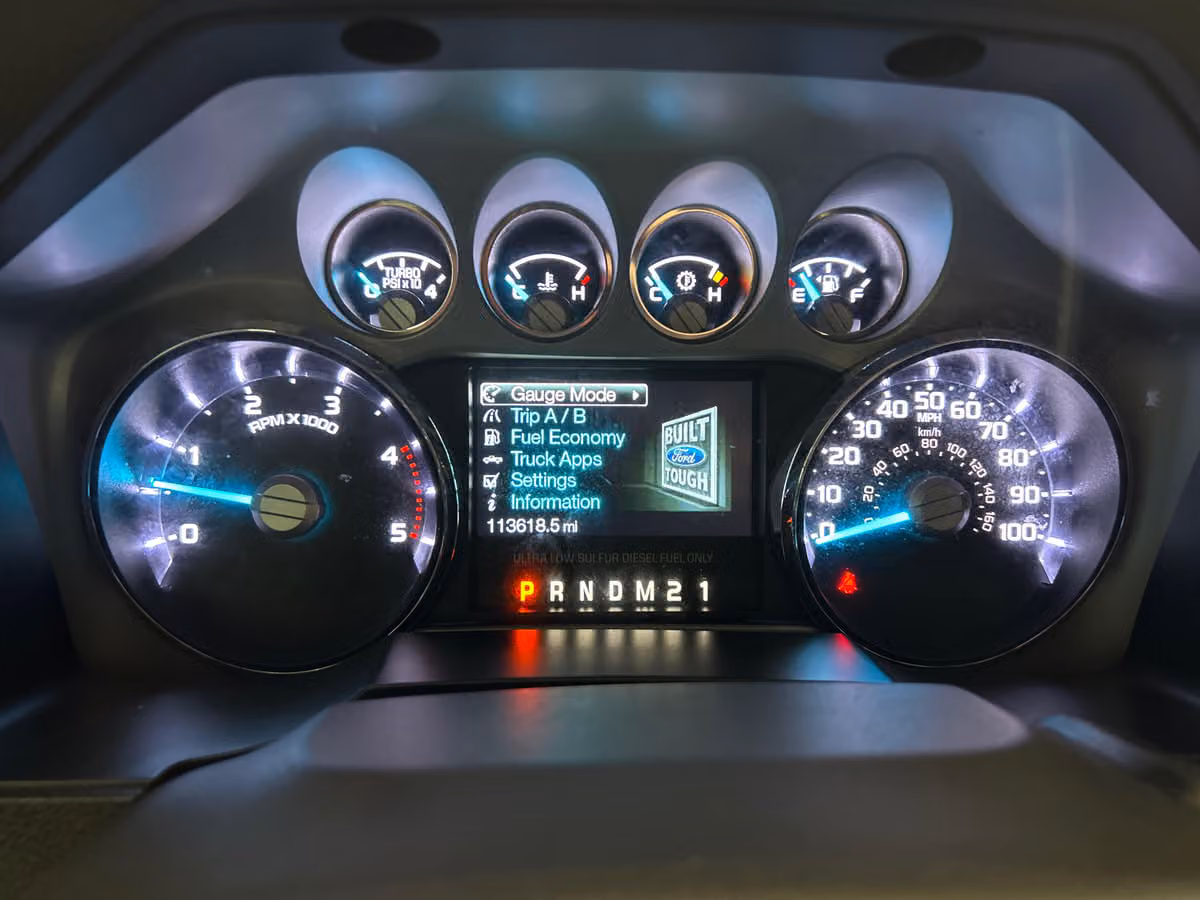 2016 Ford F-350 Super Duty Lariat Crew Cab Image 16
