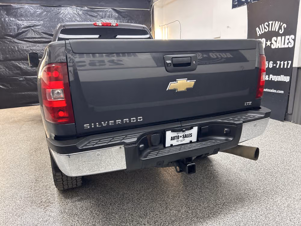 2010 Chevrolet Silverado 2500HD LTZ Crew Cab Image 5